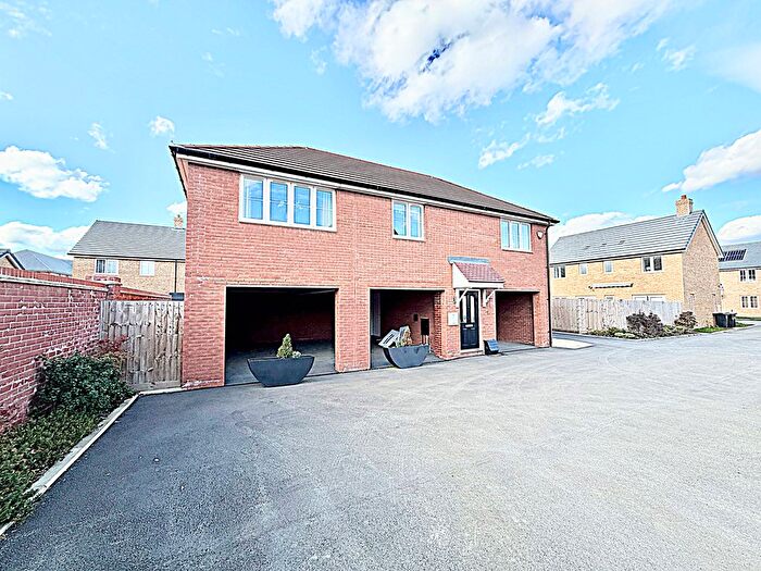 2 Bedroom Detached House To Rent In Emmer Drive, Bedford, MK45