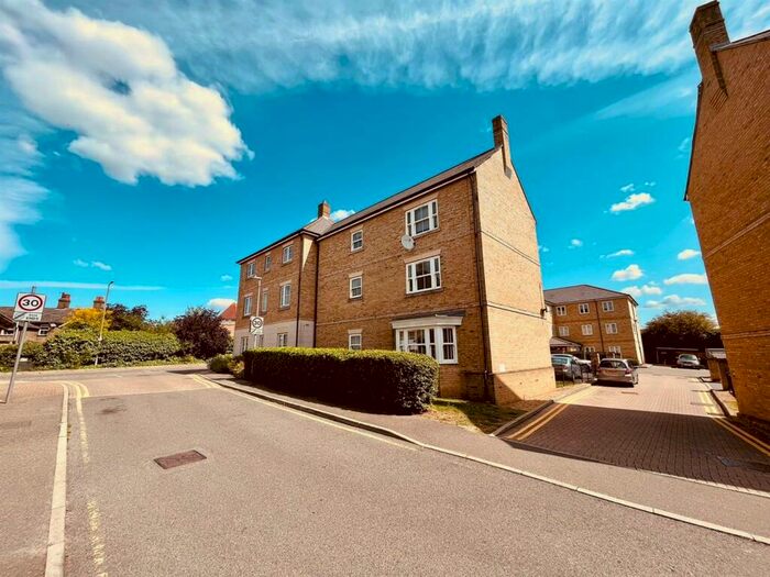 2 Bedroom Apartment To Rent In Wickham Crescent, Braintree, CM7