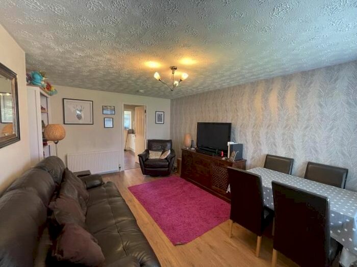 2 Bedroom Flat To Rent In Alnwickhill Loan, Edinburgh, EH16