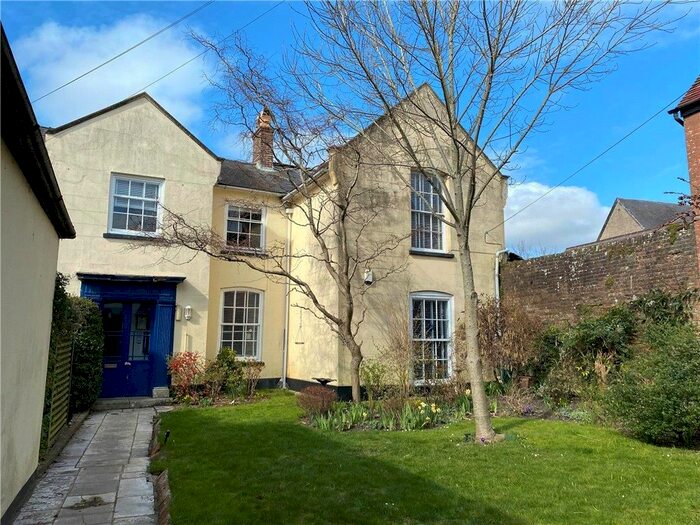 1 Bedroom Flat To Rent In Salisbury Street, Blandford Forum, Dorset, DT11