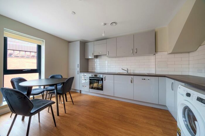 2 Bedroom Apartment To Rent In Market Street Newbury, RG14
