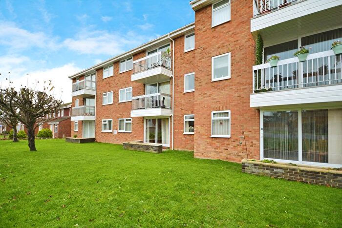 2 Bedroom Flat For Sale In Eynsford Close, Cliftonville, Kent, CT9