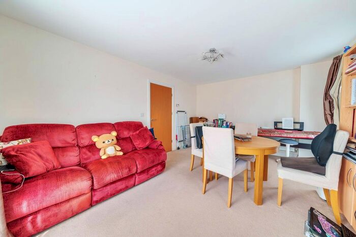 2 Bedroom Flat To Rent In Needleman Close, Colindale, London, NW9