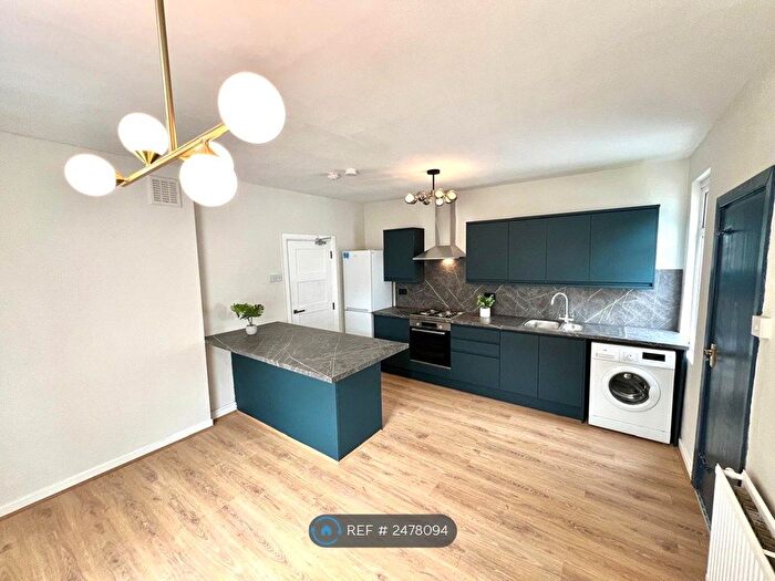 4 Bedroom Terraced House To Rent In Rundle Road, Liverpool, L17
