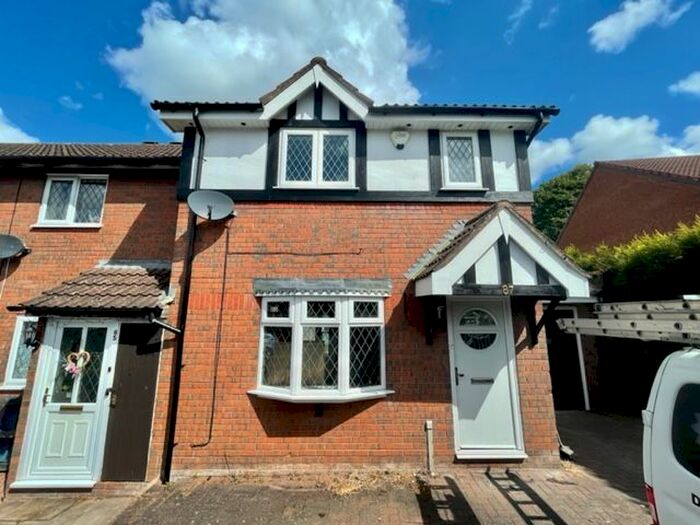 3 Bedroom Property To Rent In Whinchat Grove, Kidderminster, DY10