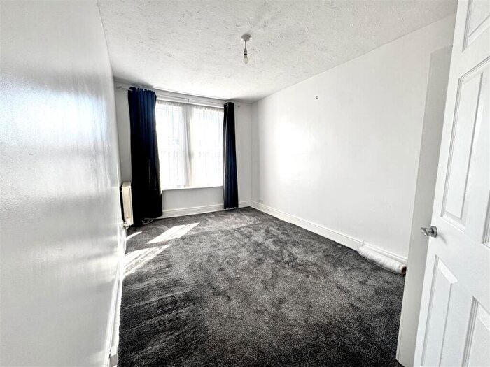 1 Bedroom Apartment For Sale In Bridge Road, Southampton, Hampshire, SO19