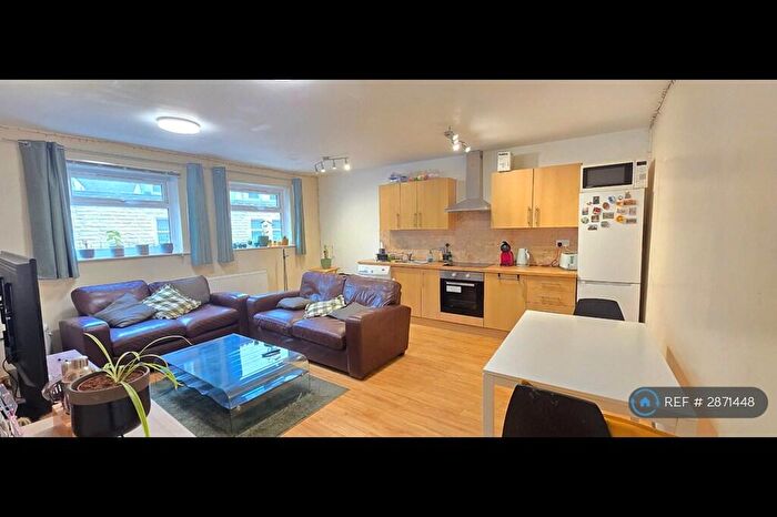 2 Bedroom Flat To Rent In Bennett Road, Leeds, LS6