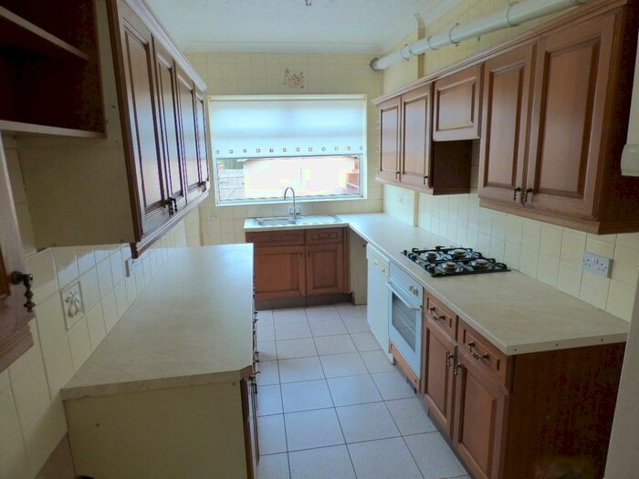 3 Bedroom Semi-Detached House To Rent In Finch Road, Balby, Doncaster, DN4