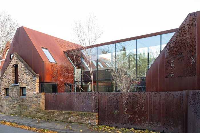 4 Bedroom Link Detached House For Sale In Kew House, Kew, TW9