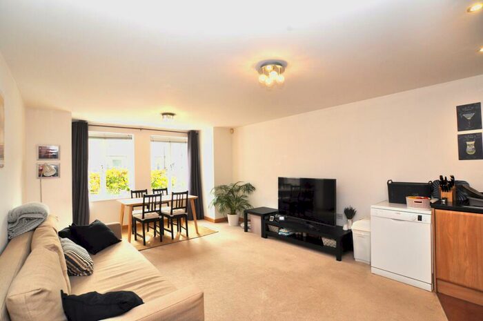 1 Bedroom Flat To Rent In Walsworth Road, Hitchin, SG4