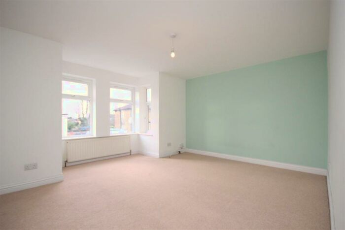 2 Bedroom Apartment To Rent In Pembroke Road, Walthamstow, E17