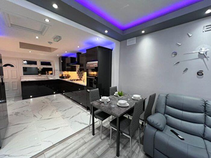 6 Bedroom End Terrace House To Rent In Denison Road, Manchester, Lancashire, M14