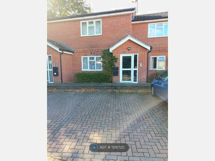 1 Bedroom Flat To Rent In Brocas Road, Burghfield Common, Reading, RG7