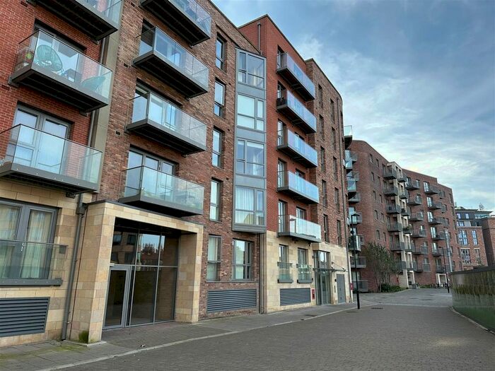 2 Bedroom Flat To Rent In Pound Lane, York, YO1