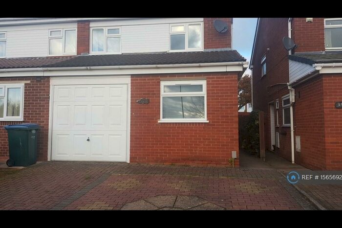 3 Bedroom Semi-Detached House To Rent In Dorchester Way, Coventry, CV2