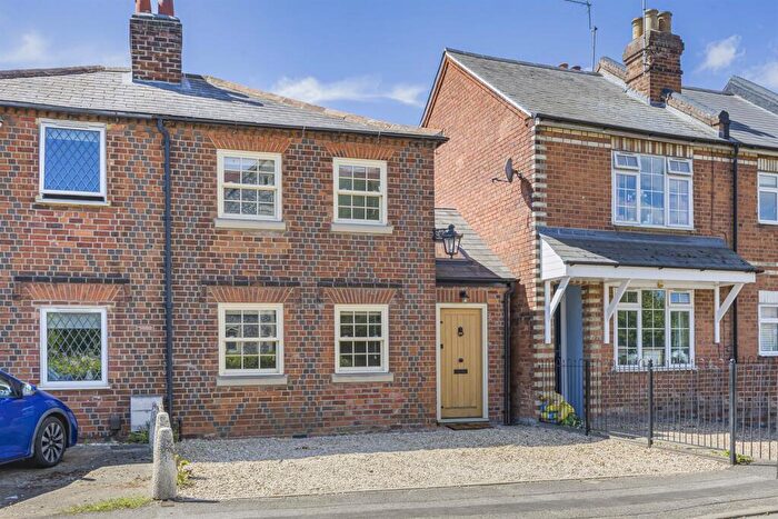 2 Bedroom Semi Detached House For Sale In Gosbrook Road, Caversham, Reading, RG4