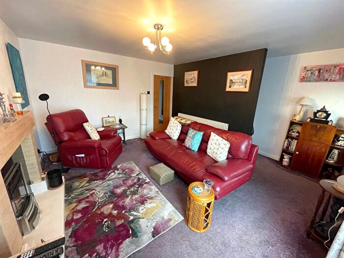 3 Bedroom Detached House For Sale In Pewfist Green, Westhoughton, Bolton, BL5