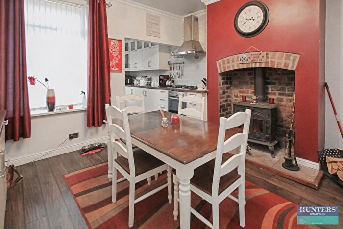 3 Bedroom Semi Detached House For Sale In Sunny Bank Avenue Bradford, BD5