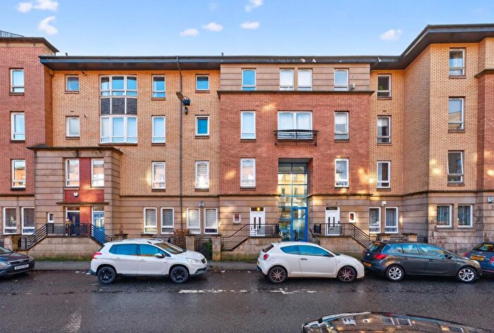 3 Bedroom Town House For Sale In Old Rutherglen Road, Glasgow, G5