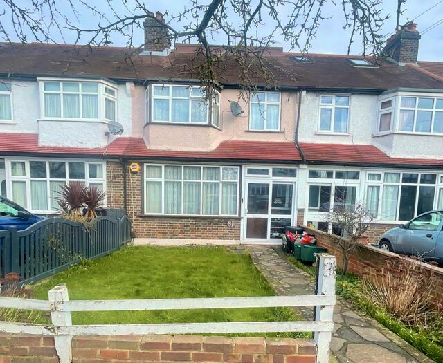 4 Bedroom Terraced House To Rent In Aviemore Way, Beckenham, BR3