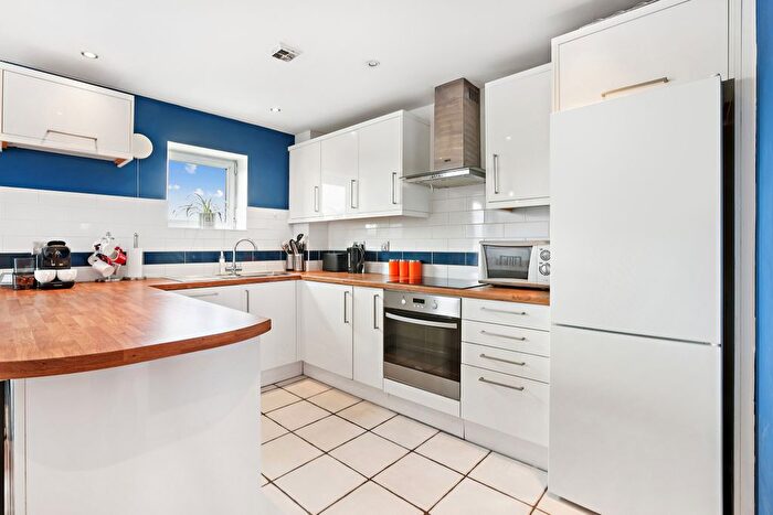 2 Bedroom Flat For Sale In Holland Gardens, Brentford, London, TW8