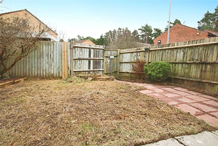 1 Bedroom End Of Terrace House To Rent In Tarnbrook Way, Bracknell, Berkshire, RG12