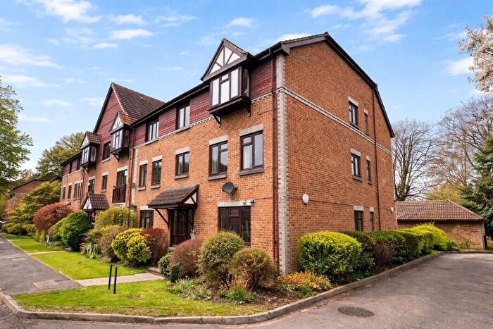 2 Bedroom Apartment To Rent In Woking, Surrey, GU22