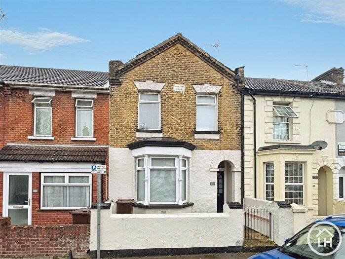 4 Bedroom Terraced House For Sale In King Street, Gillingham, ME7