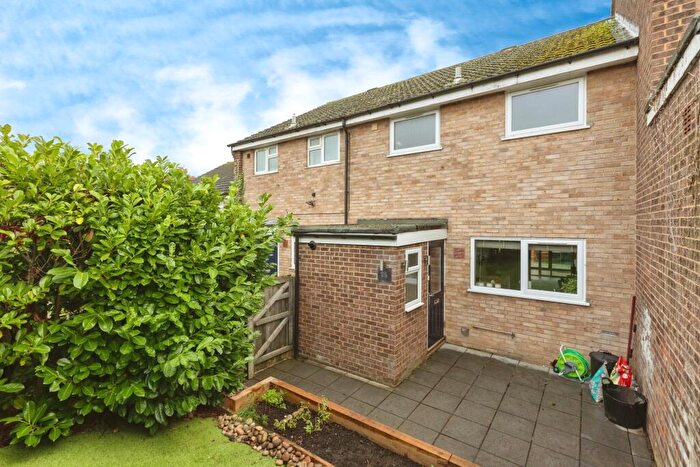 3 Bedroom Terraced House For Sale In Caxton Close, Hartley, Longfield, Kent, DA3