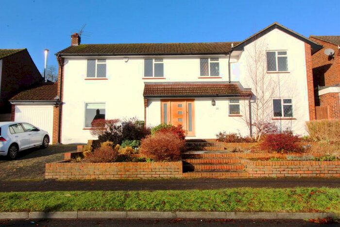 4 Bedroom Detached House To Rent In Highfield Park, Marlow, SL7