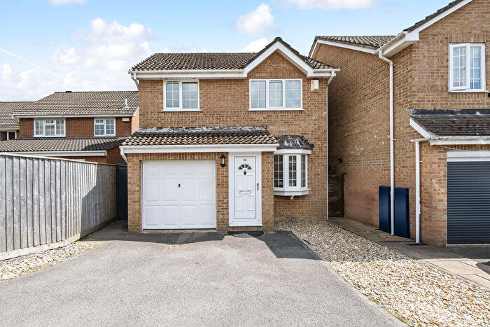 3 Bedroom Detached House For Sale In Linnet Road, Poole, BH17