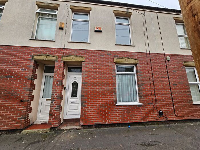 2 Bedroom Terraced House To Rent In Holland Street, Hull, HU9