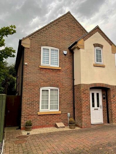 2 Bedroom Property To Rent In Burgess Square, Hedon, Hull, HU12