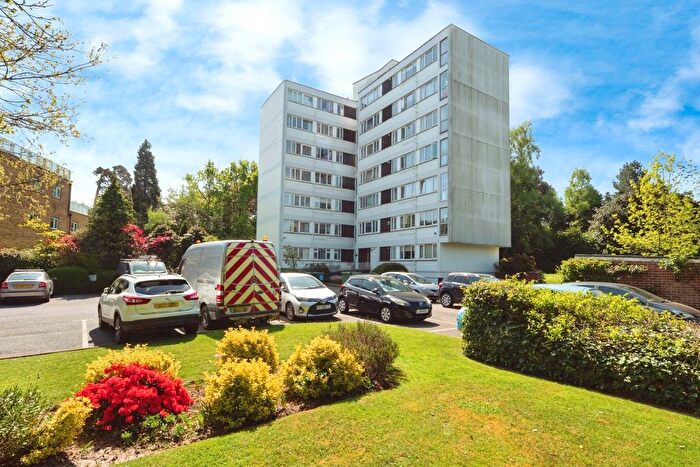 2 Bedroom Flat For Sale In Sandrock Road, Tunbridge Wells, Kent, TN2