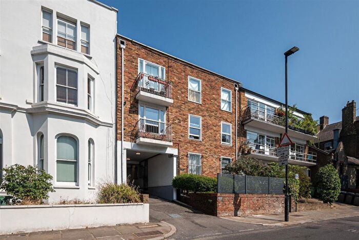 2 Bedroom Flat To Rent In Chetwynd Road, London, NW5