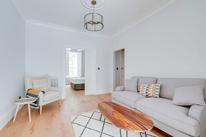 2 Bedroom Flat To Rent In Ingram Rd, East Finchley, London, N2