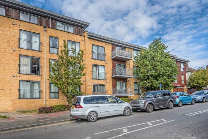 2 Bedroom Flat To Rent In Cedarwood Place, Maylands Drive Sidcup, DA14