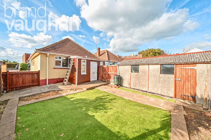 2 Bedroom Bungalow To Rent In Park Crescent, Portslade, Brighton, East Sussex, BN41
