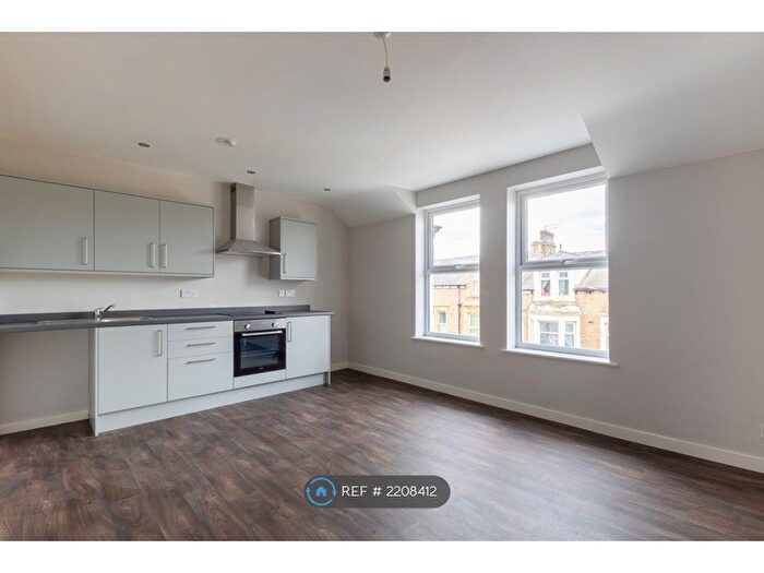 2 Bedroom Flat To Rent In Albert Road, Morecambe, LA4