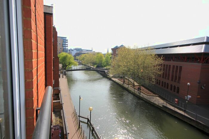 2 Bedroom Flat To Rent In Mayflower Court, Highbridge Wharf, Reading, Berkshire, RG1