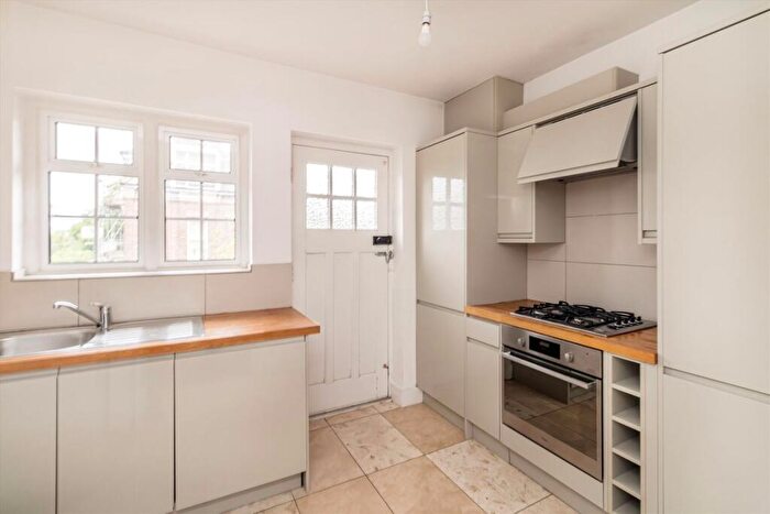 2 Bedroom Flat To Rent In Forest Hill Road, Forest Hill, SE23