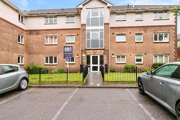 2 Bedroom Flat For Sale In Oakburn Walk, Jamestown, West Dunbartonshire, G83