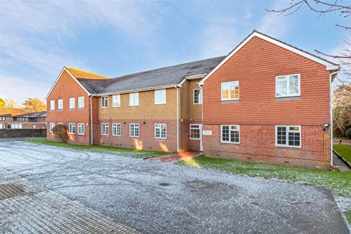 2 Bedroom Flat For Sale In Bulkington Avenue, Worthing, BN14