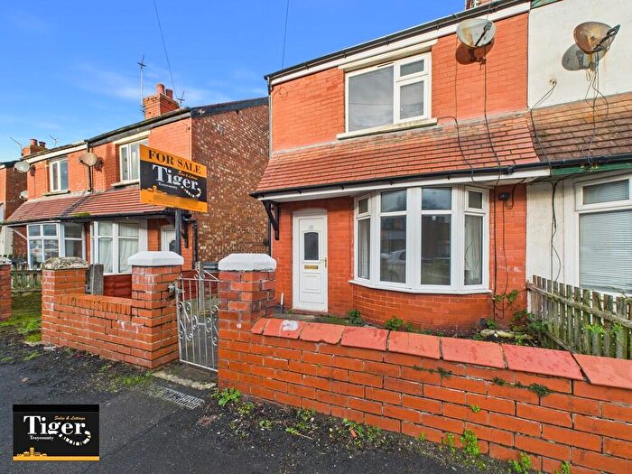 2 Bedroom Semi-Detached House For Sale In Hemingway, Blackpool, FY4