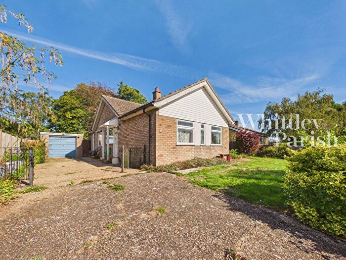 3 Bedroom Bungalow For Sale In Crown Way, Banham, Norwich, NR16