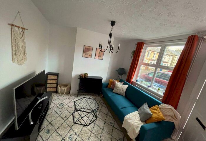 3 Bedroom Serviced Apartments To Rent In Cavendish Road, Cambridge, CB1