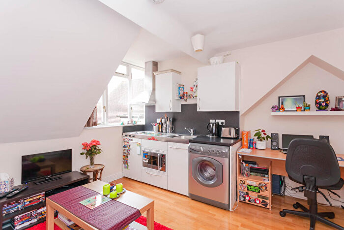 1 Bedroom Flat To Rent In Banbury Road, Oxford, Oxfordshire, OX2
