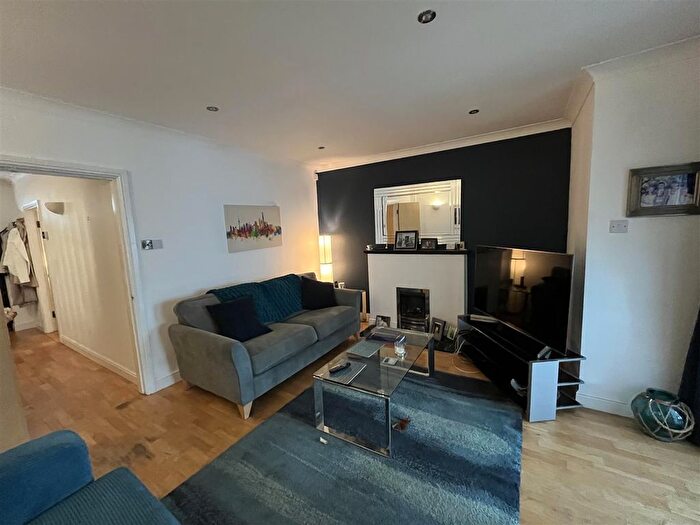 4 Bedroom Town House To Rent In Waterford Place, Heald Green, Cheadle, SK8