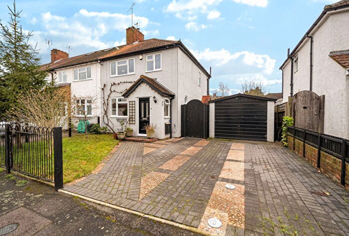 3 Bedroom End Terrace House For Sale In Lennard Road, Dunton Green, Sevenoaks, Kent, TN13