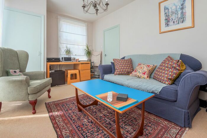 1 Bedroom Flat To Rent In Oulton Road, London, N15